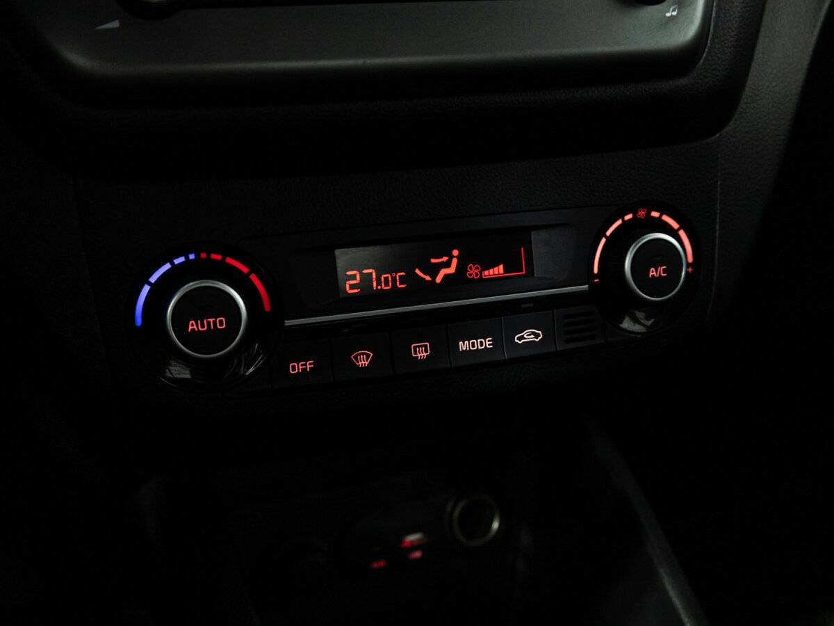 Kia Rio III Рестайлинг, 2016 Фото №15