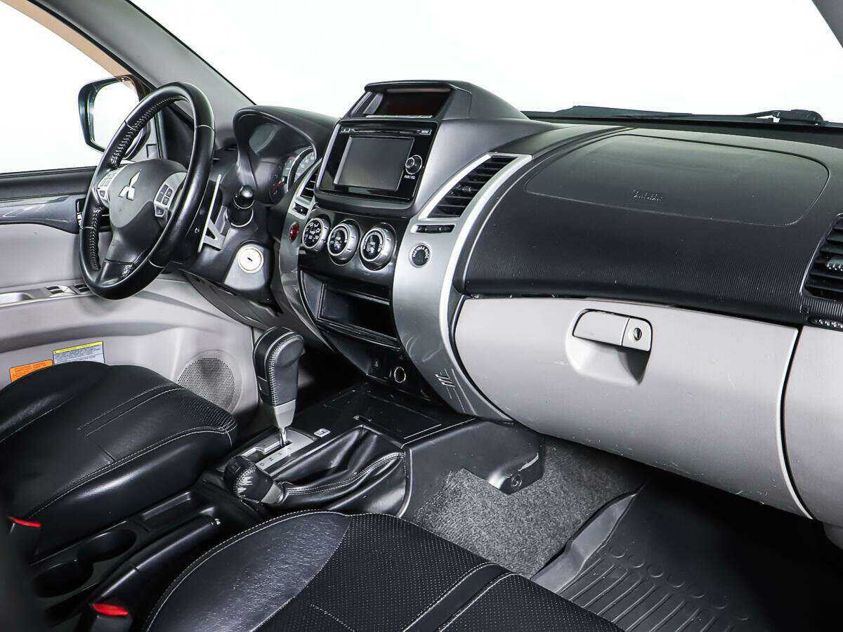 Mitsubishi Pajero Sport, 2014 Фото №8