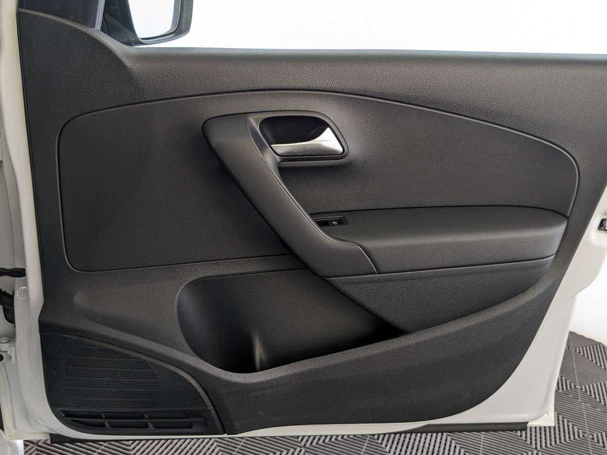 Volkswagen Polo, 2018 Фото №23