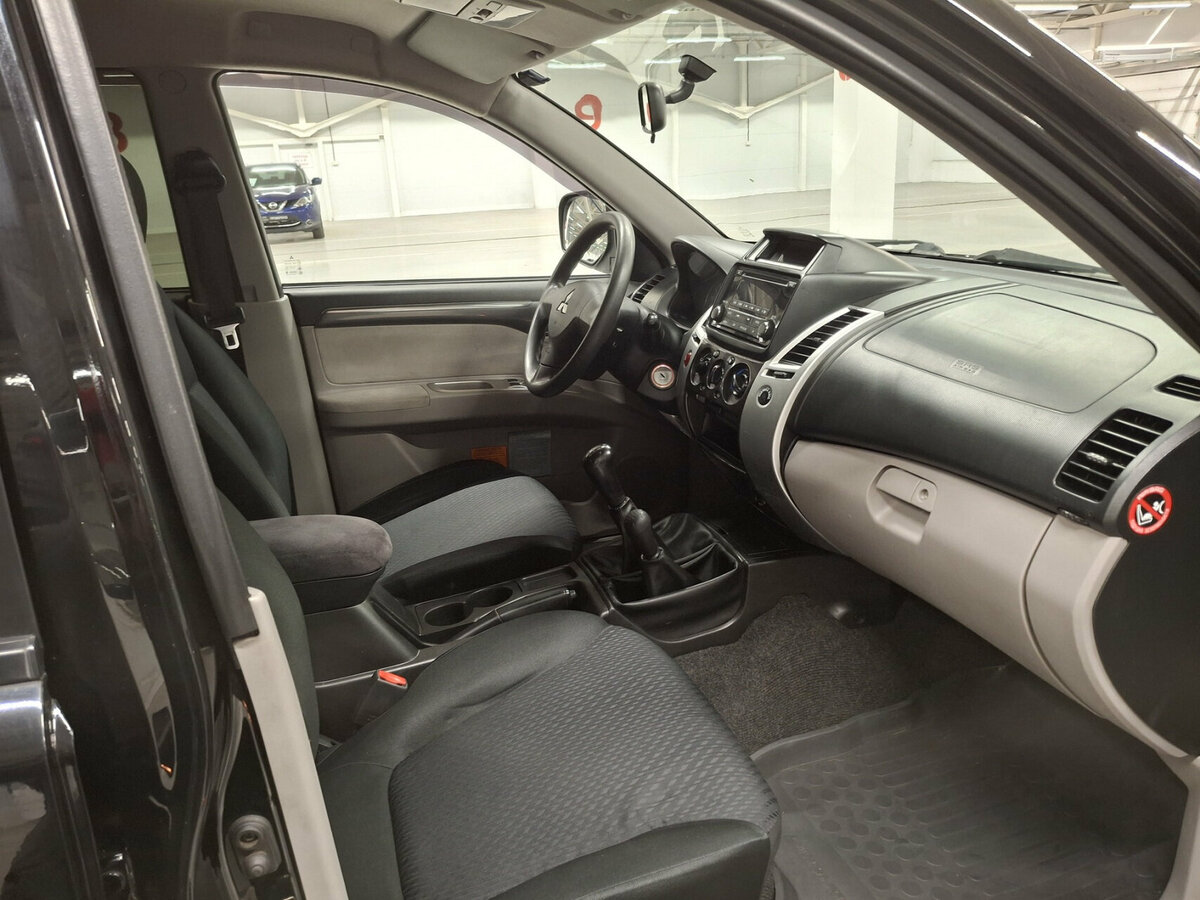 Mitsubishi Pajero Sport II Рестайлинг, 2014 Фото №11