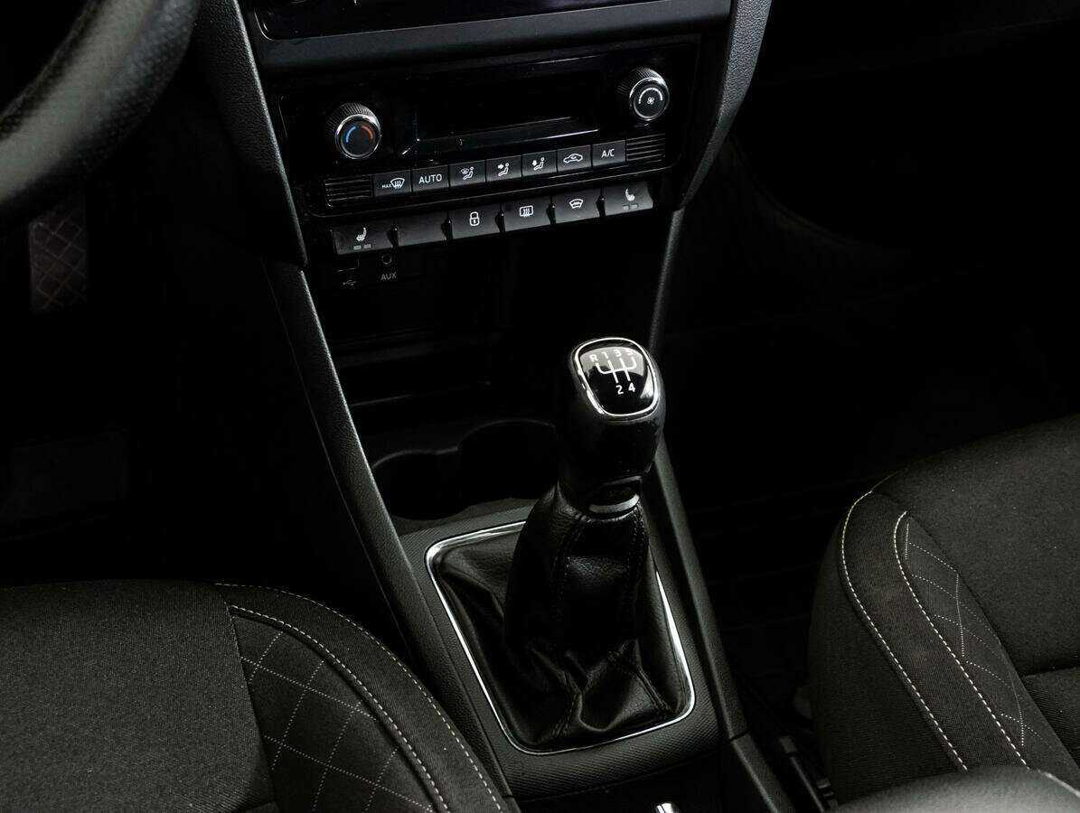 Skoda Rapid, 2017 Фото №11