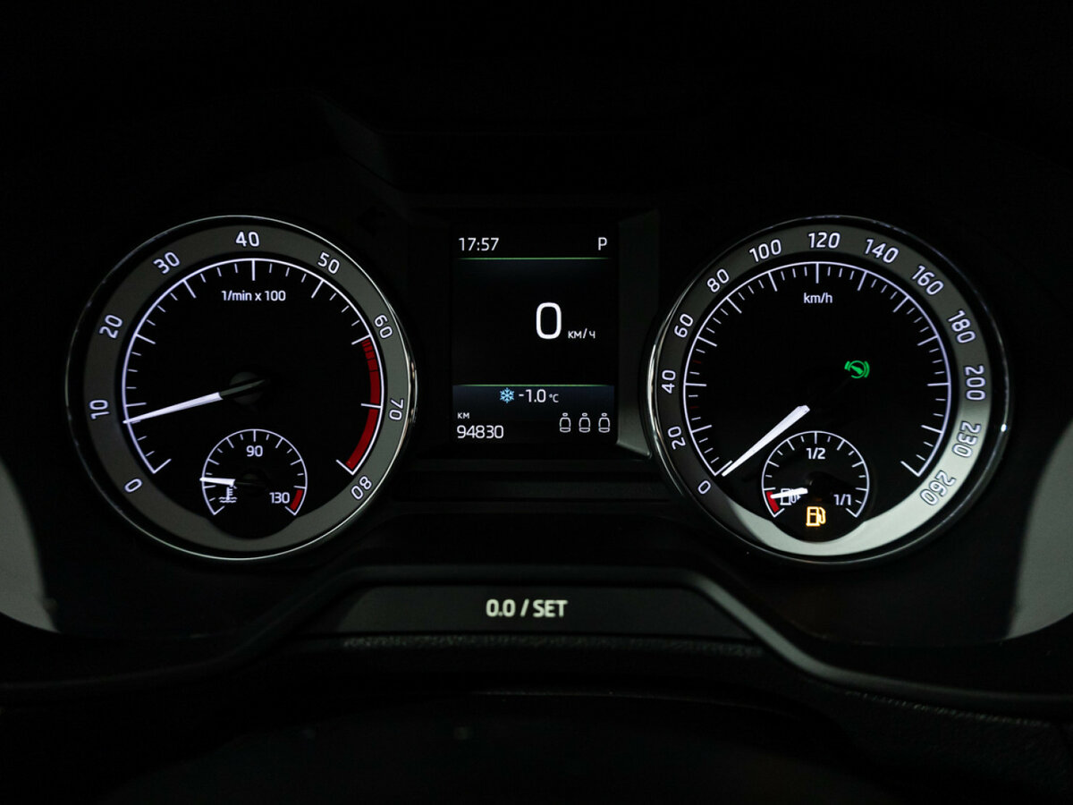 Skoda Octavia III (A7) Рестайлинг, 2017 Фото №12