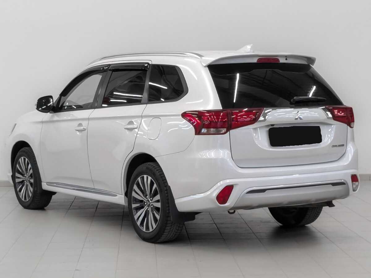 Mitsubishi Outlander, 2022 Фото №7