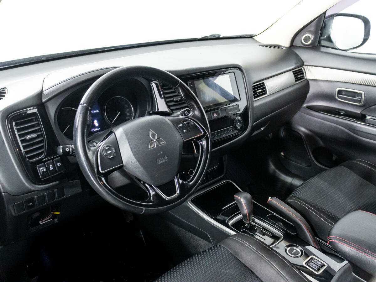 Mitsubishi Outlander, 2017 Фото №11