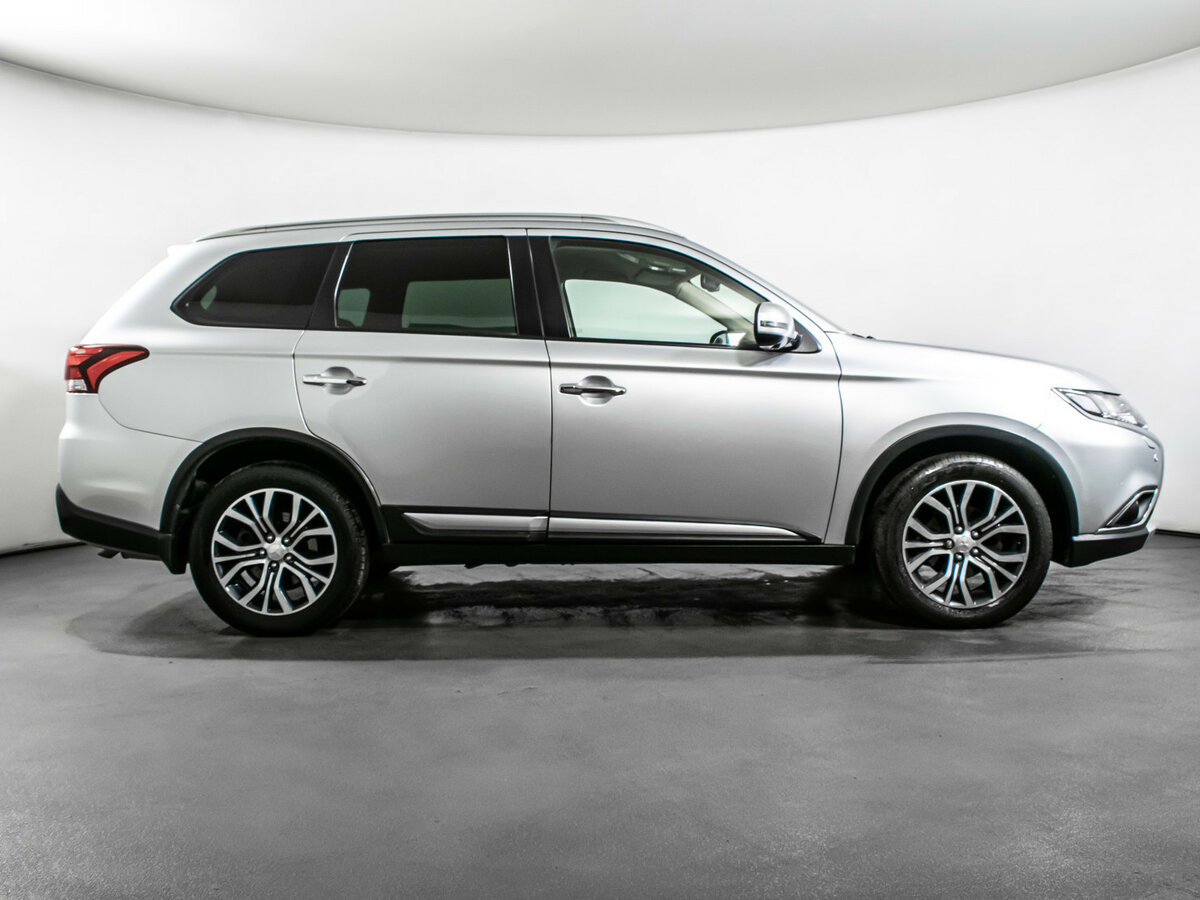 Mitsubishi Outlander III Рестайлинг 2, 2017 Фото №4