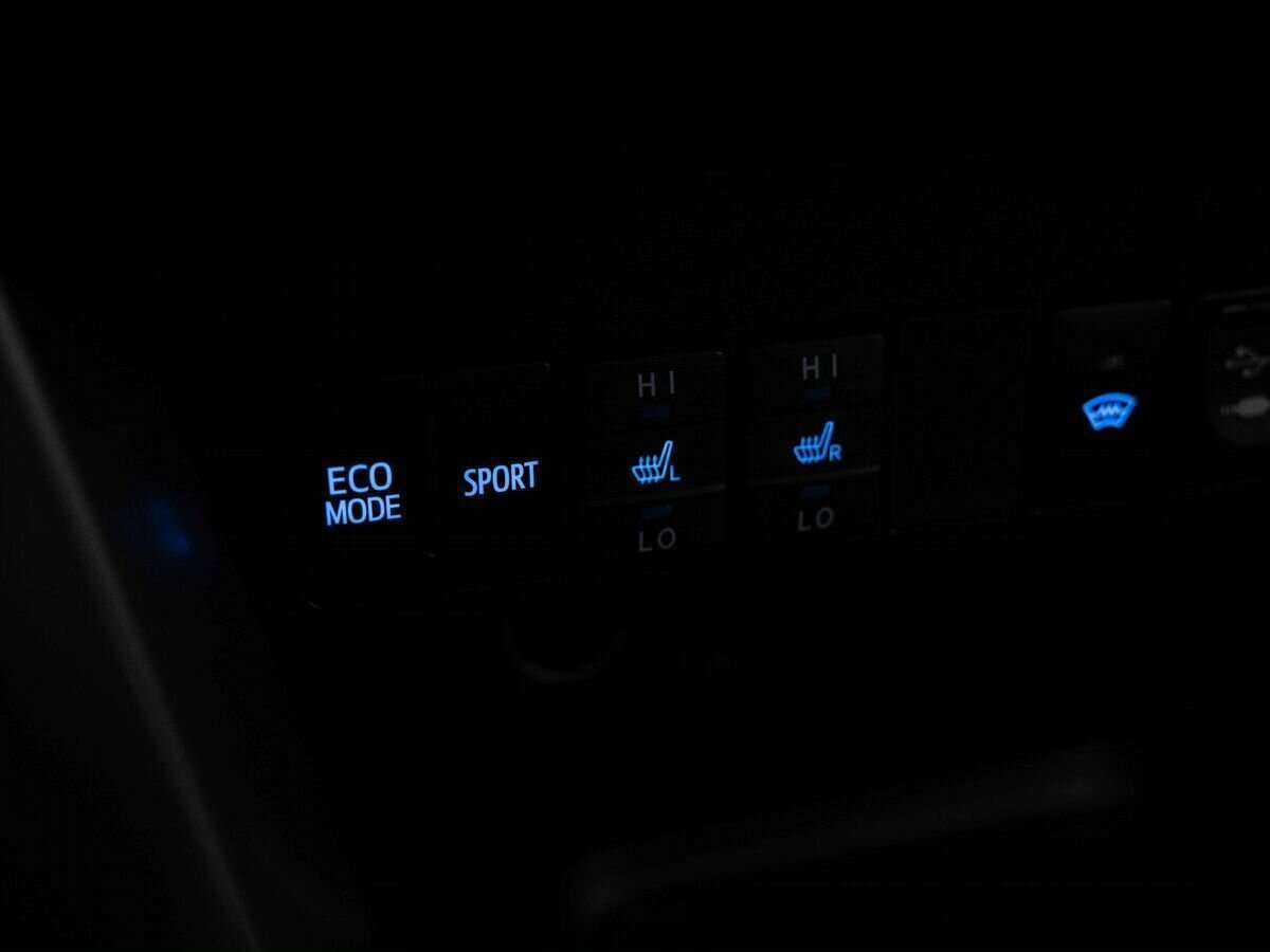 Toyota RAV4, 2017 Фото №17