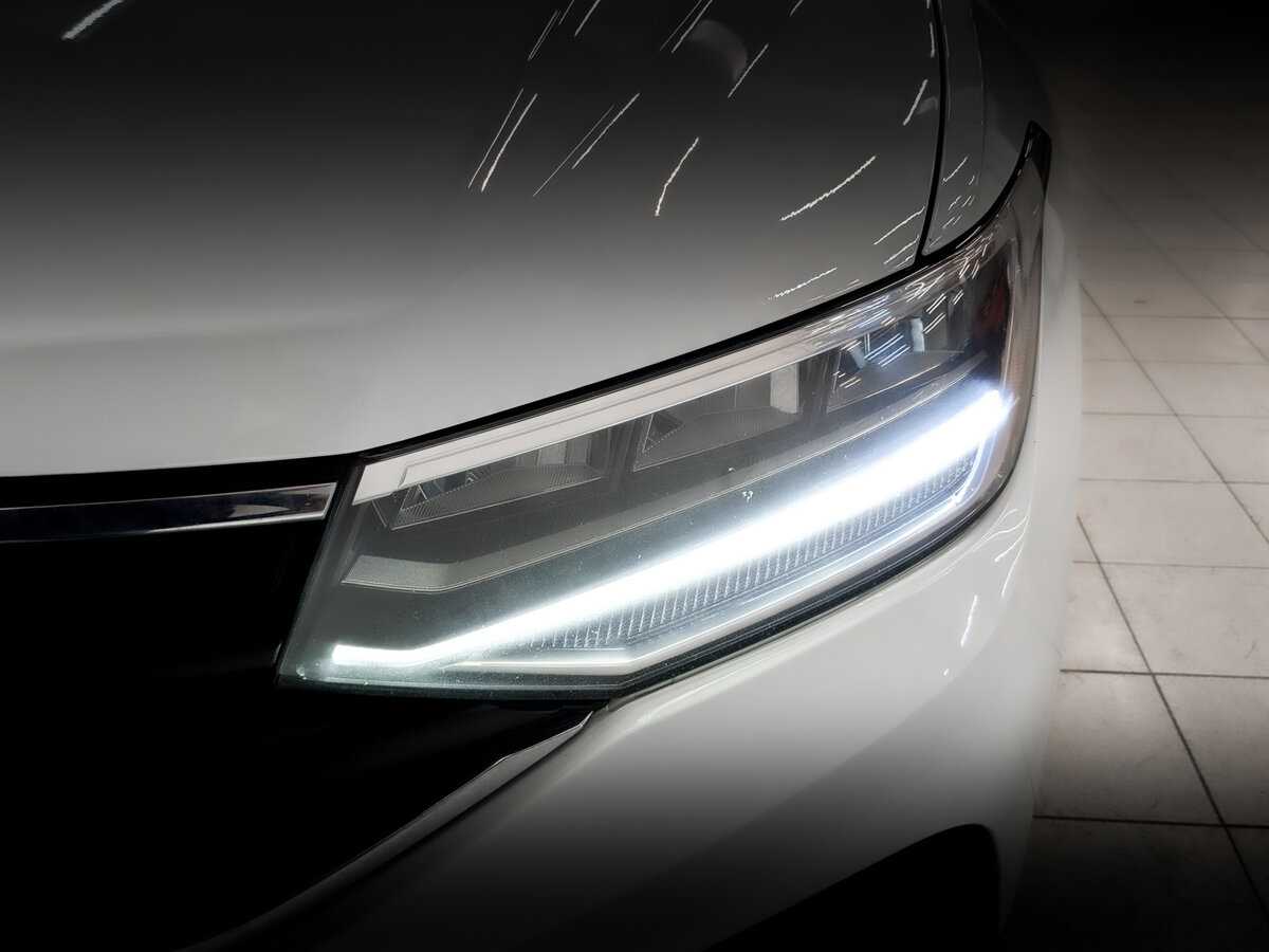 Volkswagen Tiguan, 2021 Фото №16