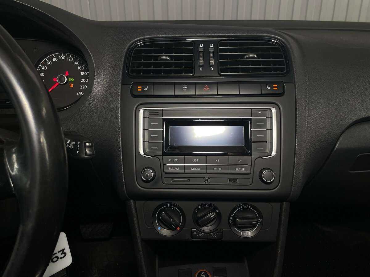 Volkswagen Polo, 2016 Фото №16