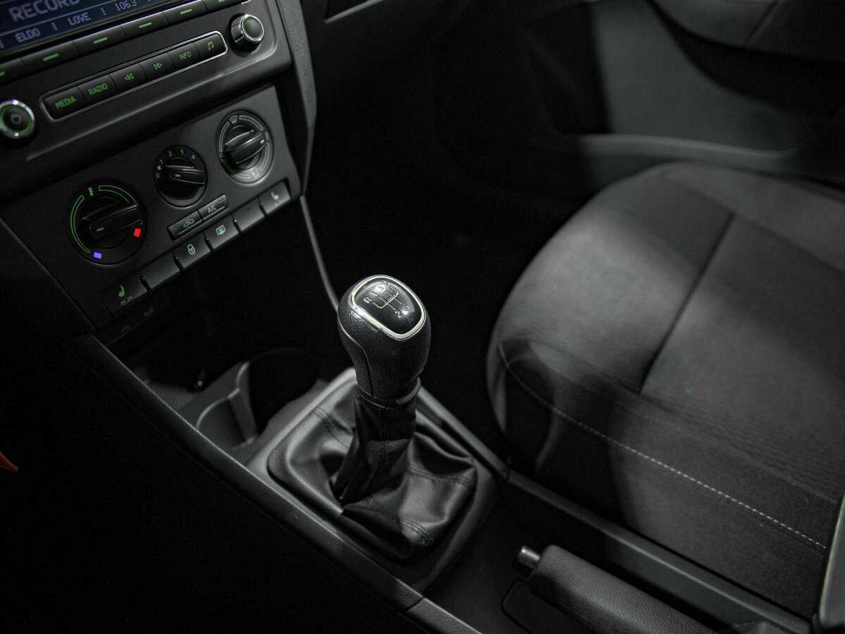 Skoda Rapid, 2015 Фото №10