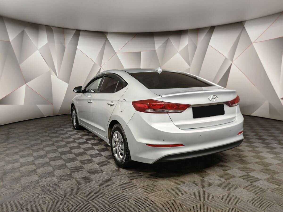 Hyundai Elantra, 2018 Фото №3
