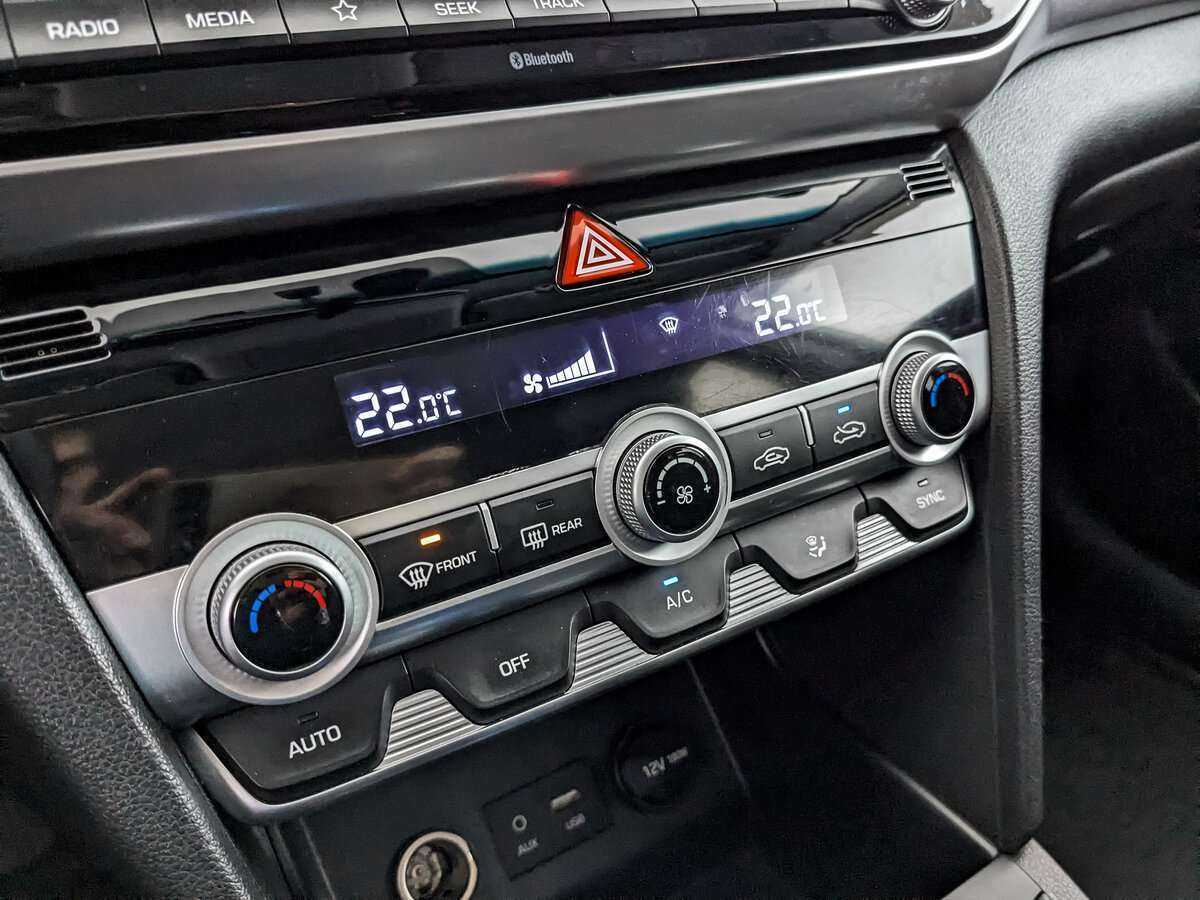 Hyundai Elantra, 2020 Фото №17