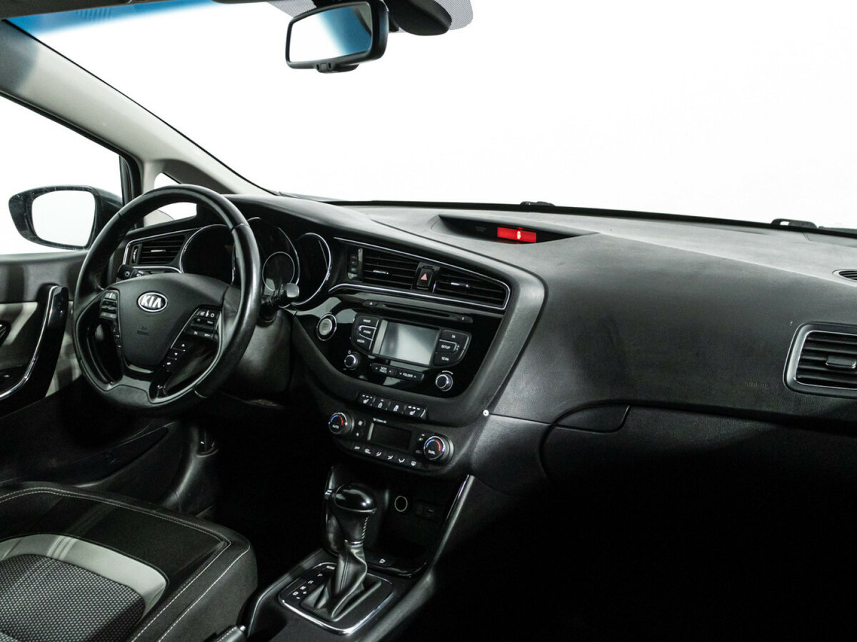 Kia Ceed II Рестайлинг, 2015 Фото №9