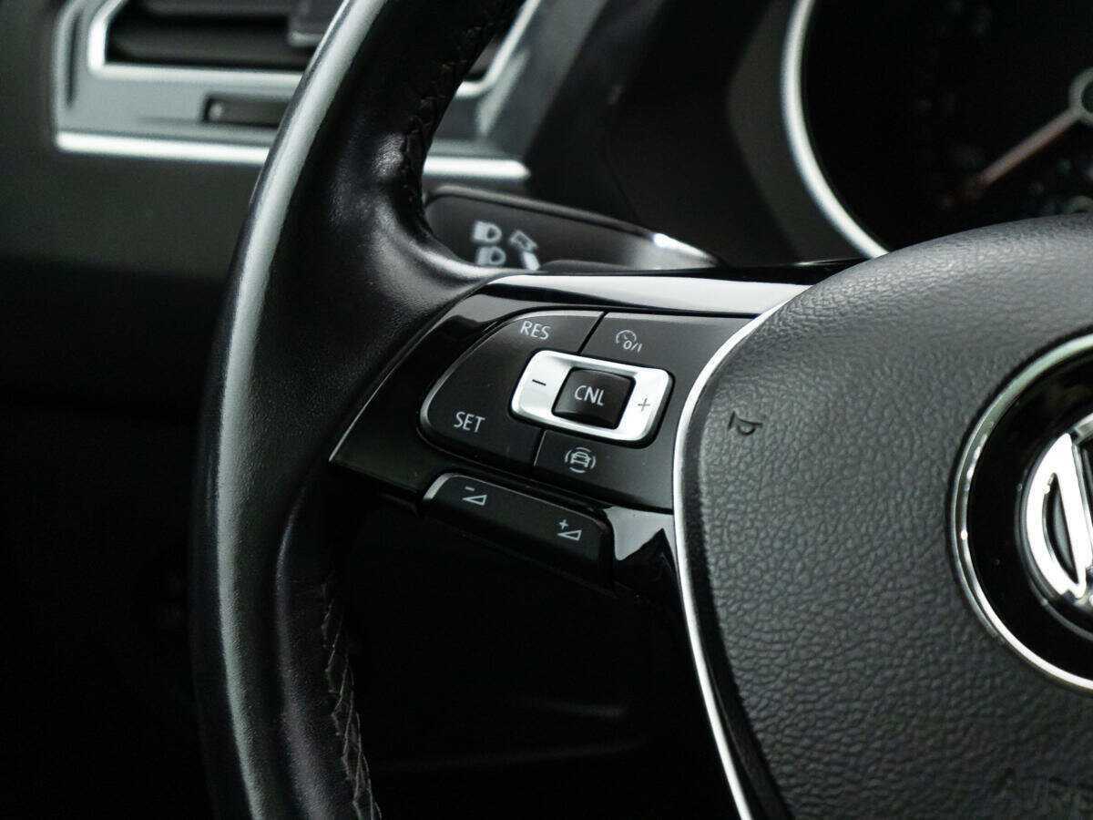 Volkswagen Tiguan, 2019 Фото №18