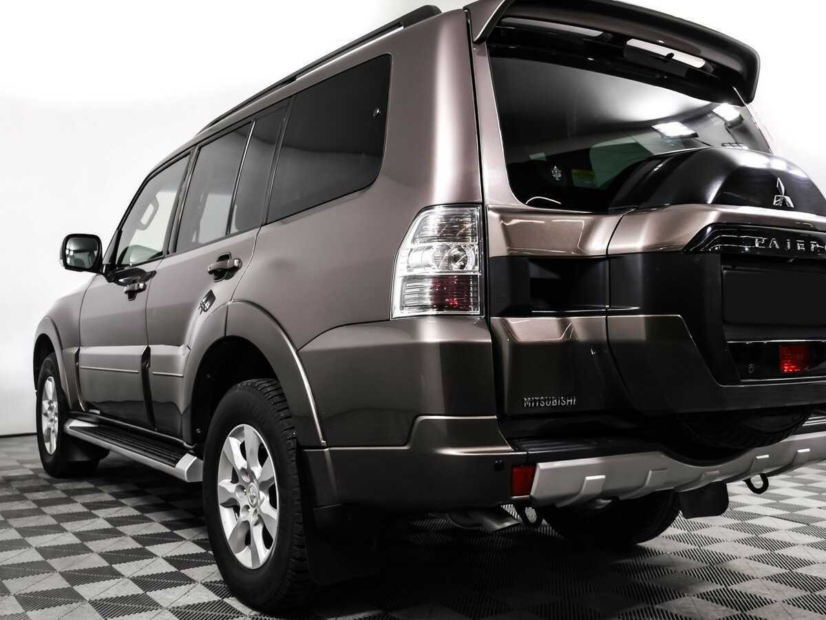 Mitsubishi Pajero, 2015 Фото №16