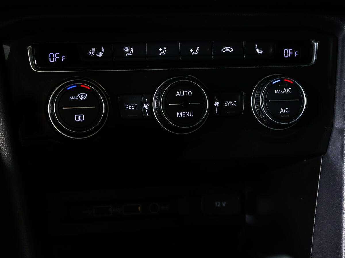 Volkswagen Tiguan, 2020 Фото №16