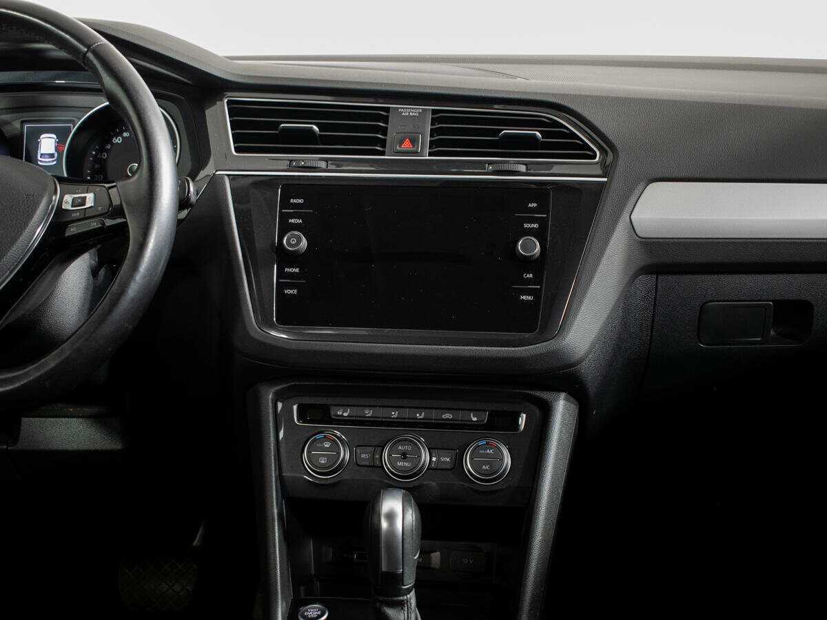 Volkswagen Tiguan L, 2020 Фото №9