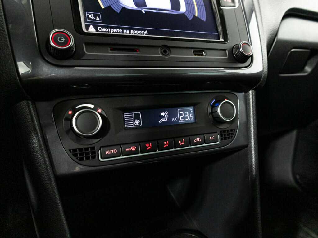 Volkswagen Polo, 2018 Фото №16