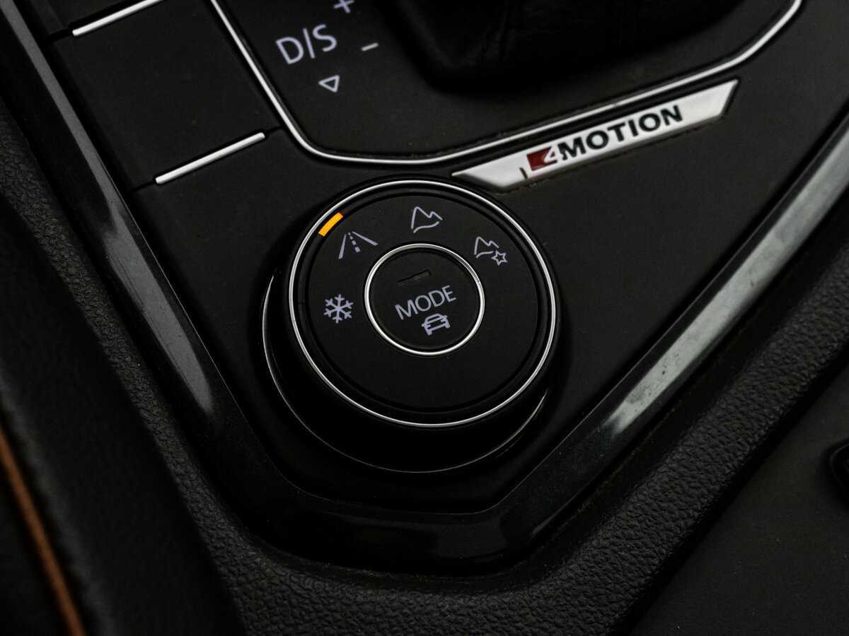 Volkswagen Tiguan, 2018 Фото №15