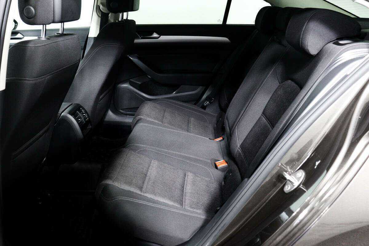 Volkswagen Passat, 2016 Фото №12