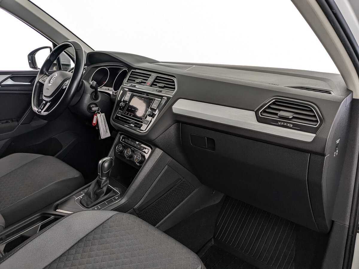 Volkswagen Tiguan, 2018 Фото №9
