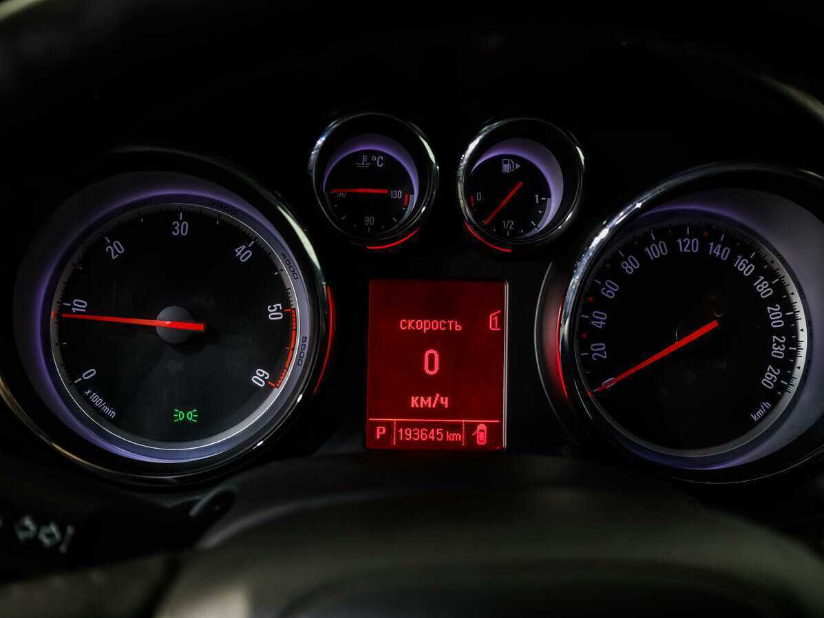 Opel Astra GTC, 2012 Фото №20