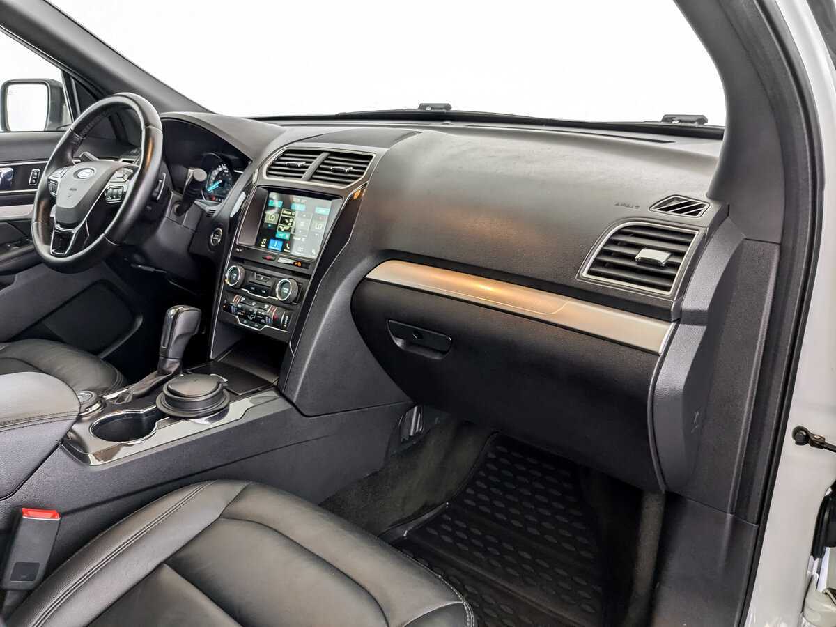 Ford Explorer, 2017 Фото №9