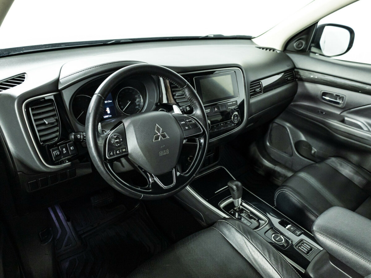 Mitsubishi Outlander III Рестайлинг 2, 2017 Фото №11