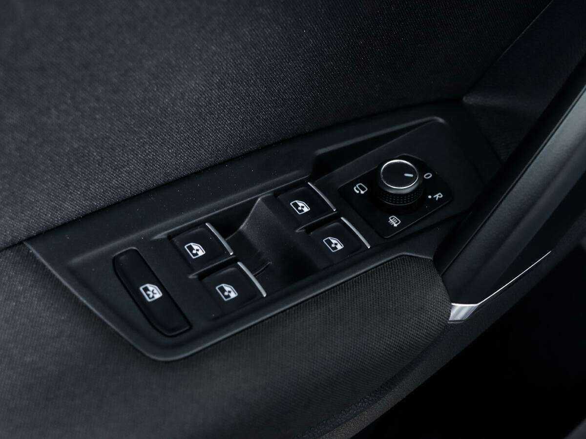 Volkswagen Tiguan, 2018 Фото №15