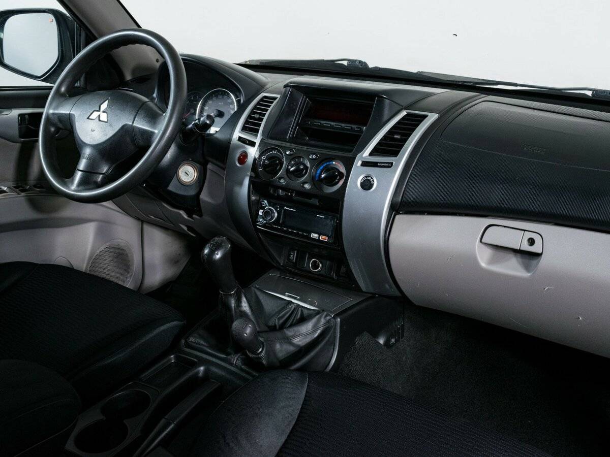 Mitsubishi Pajero Sport, 2012 Фото №10