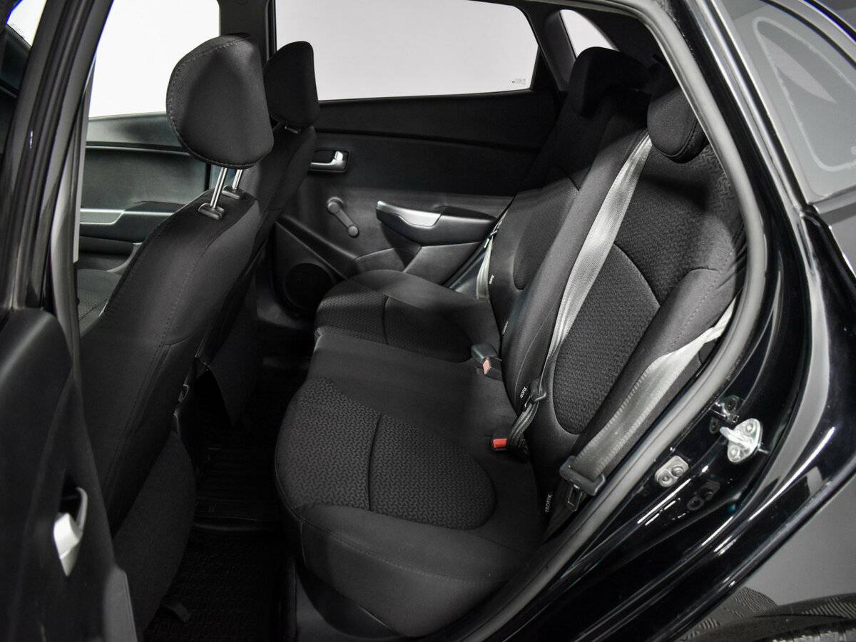 Kia Rio III Рестайлинг, 2016 Фото №11