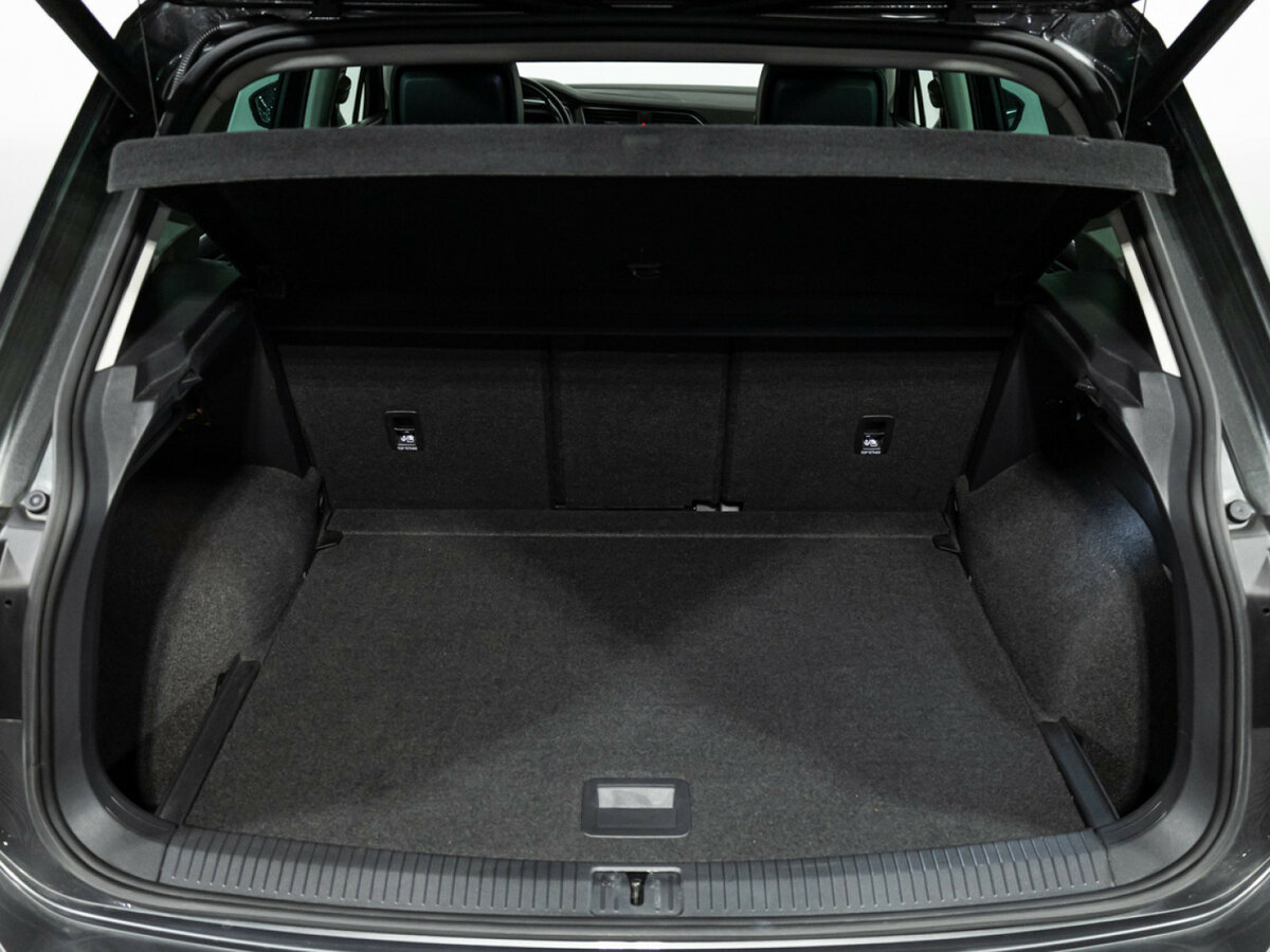 Volkswagen Tiguan II Рестайлинг, 2020 Фото №21