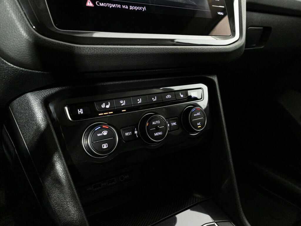 Volkswagen Tiguan, 2020 Фото №18