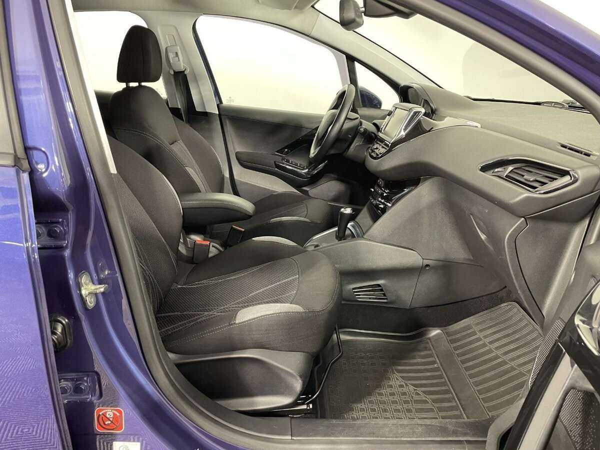 Peugeot 208, 2014 Фото №14