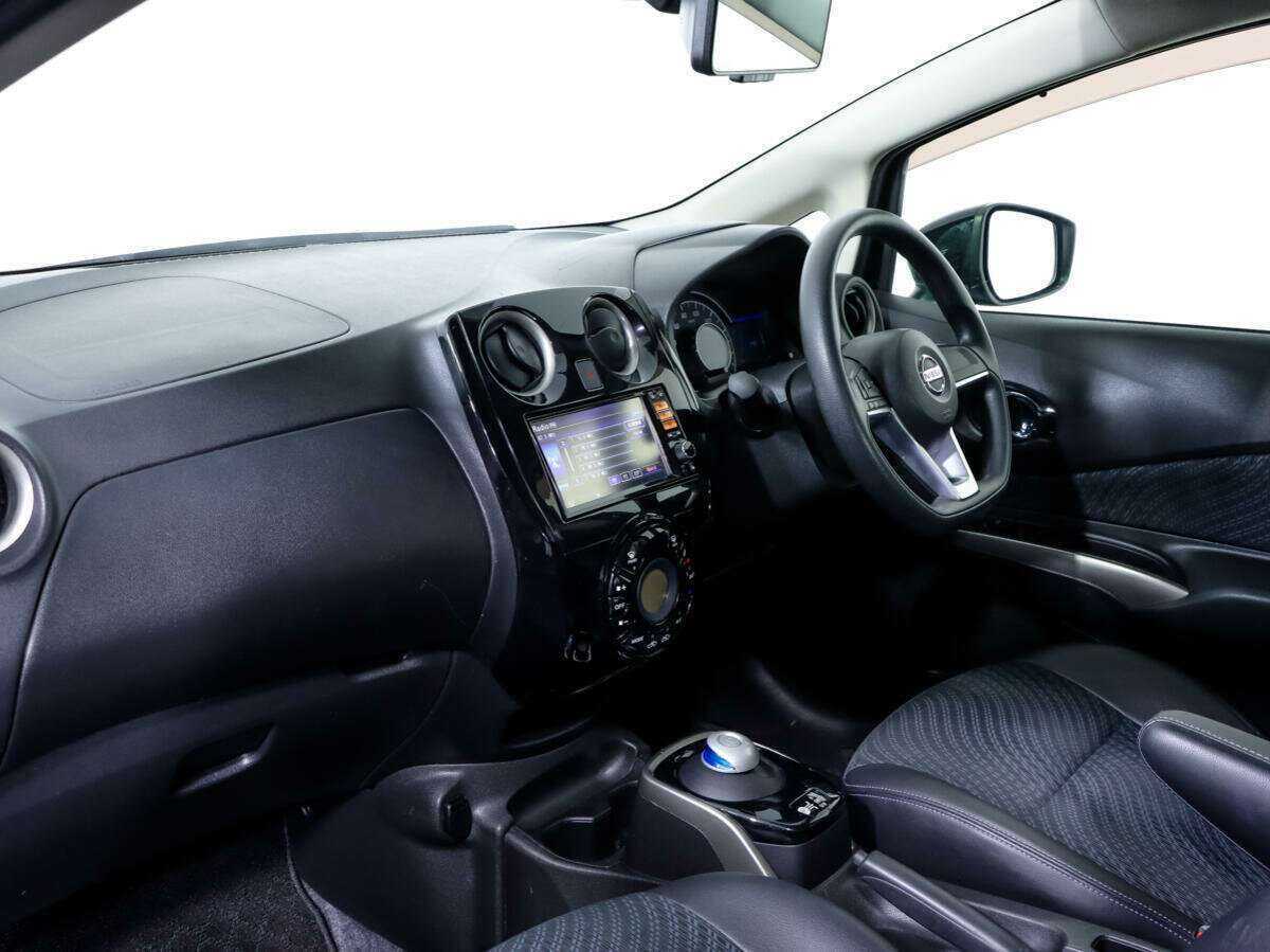 Nissan Note Nismo e-Power, 2017 Фото №9