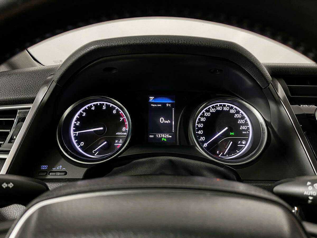 Toyota Camry, 2018 Фото №11