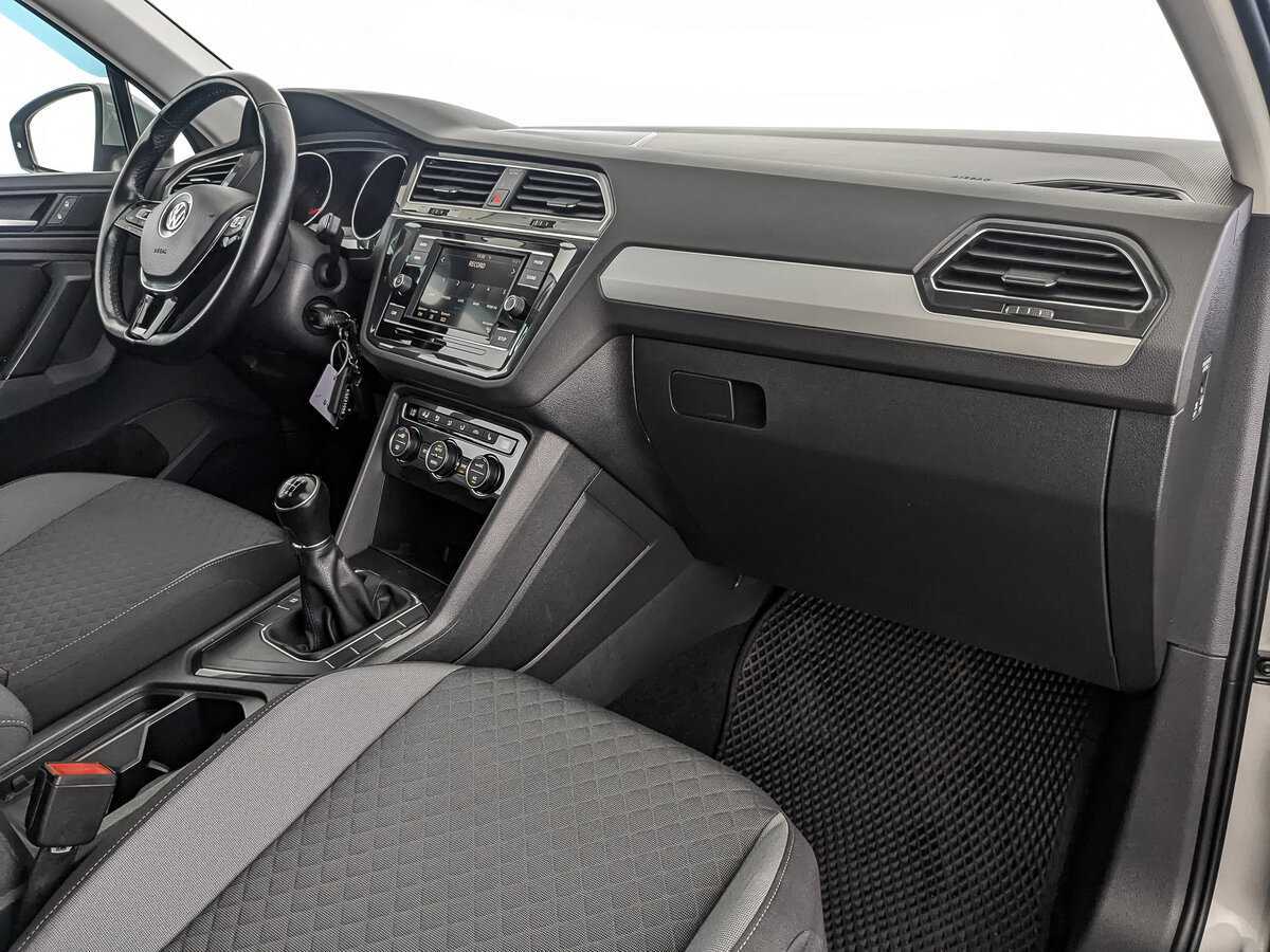 Volkswagen Tiguan, 2019 Фото №9