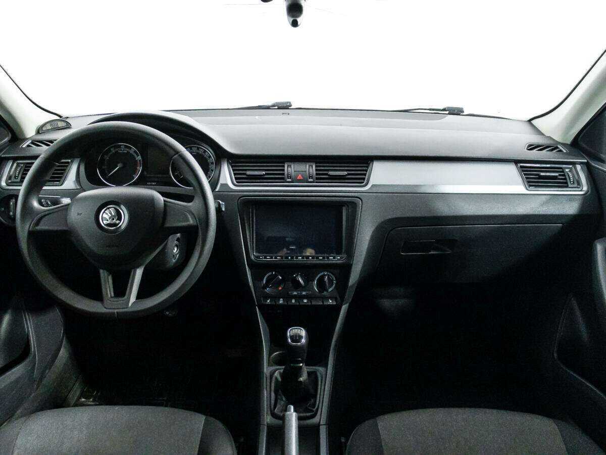 Skoda Rapid, 2017 Фото №11