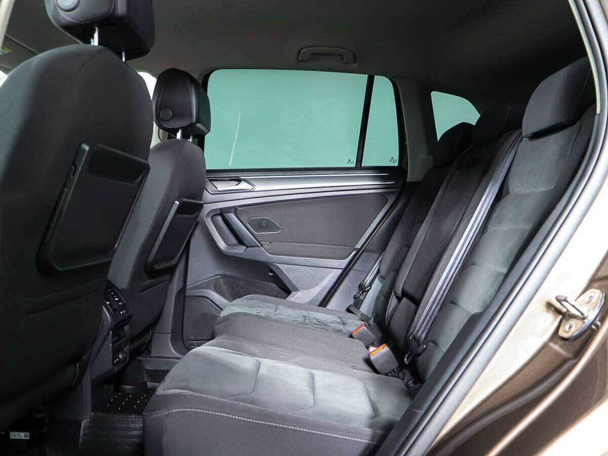 Volkswagen Tiguan, 2018 Фото №11