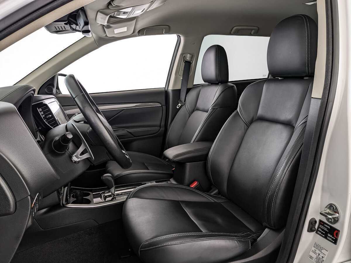 Mitsubishi Outlander, 2021 Фото №16