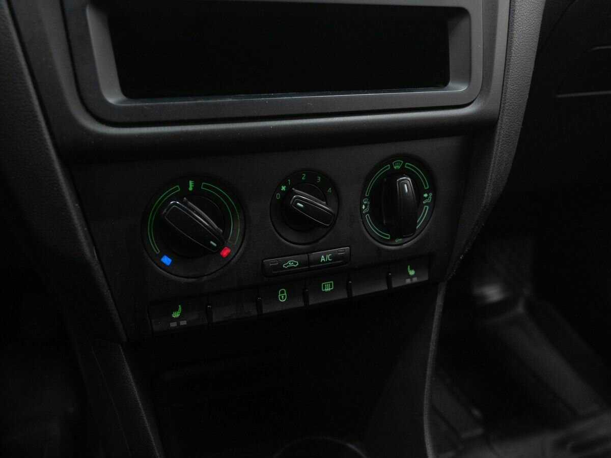 Skoda Rapid, 2014 Фото №16