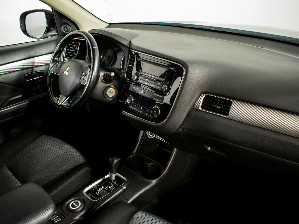 Mitsubishi Outlander III Рестайлинг 2, 2015 Фото №10