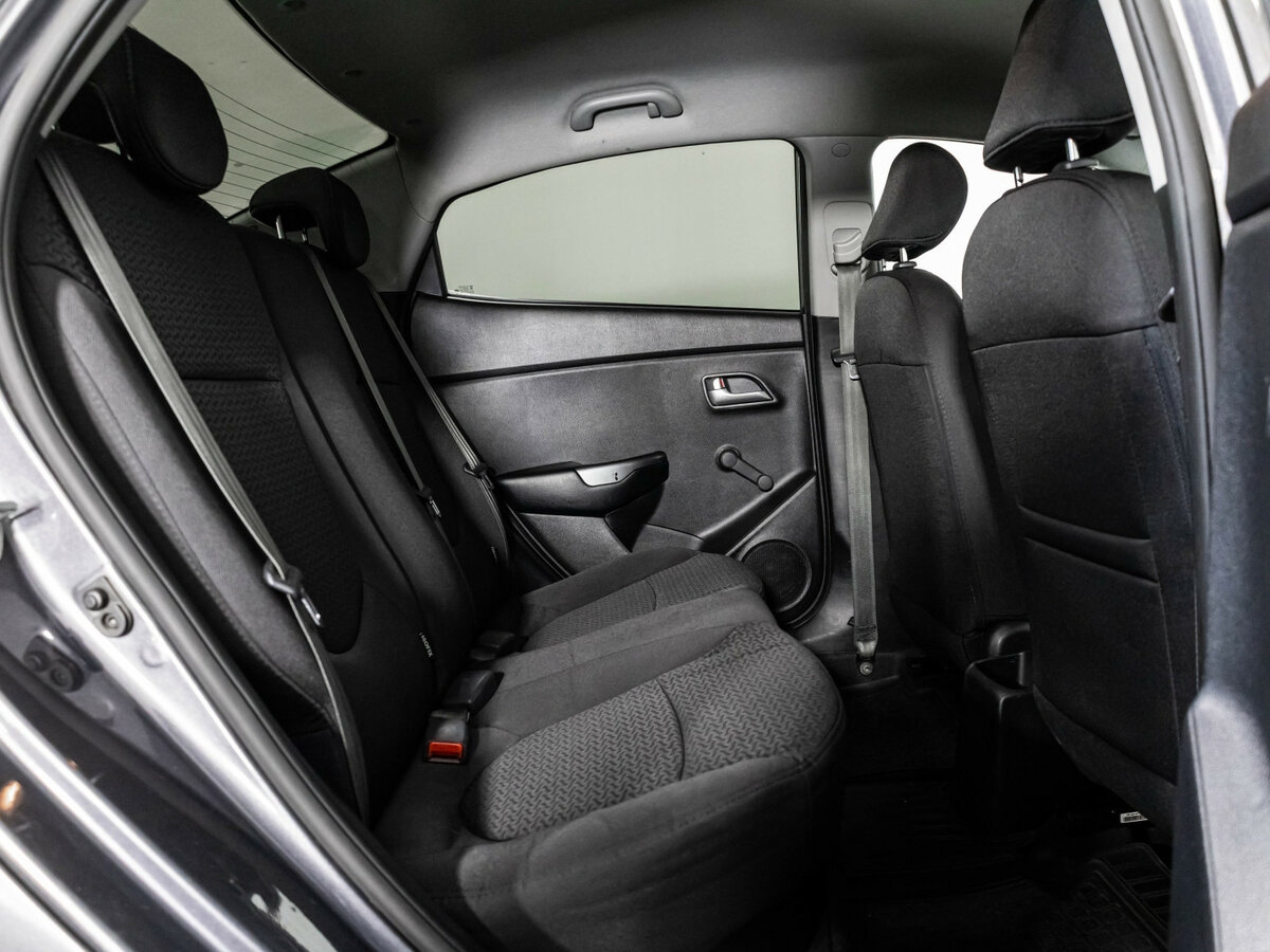 Kia Rio III Рестайлинг, 2015 Фото №12