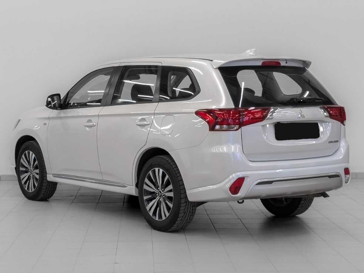 Mitsubishi Outlander, 2022 Фото №7