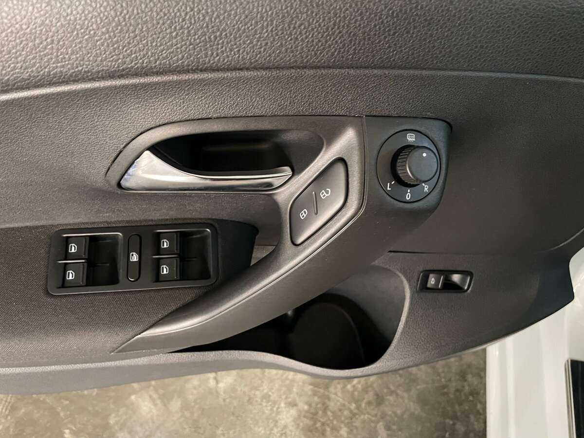 Volkswagen Polo, 2018 Фото №18