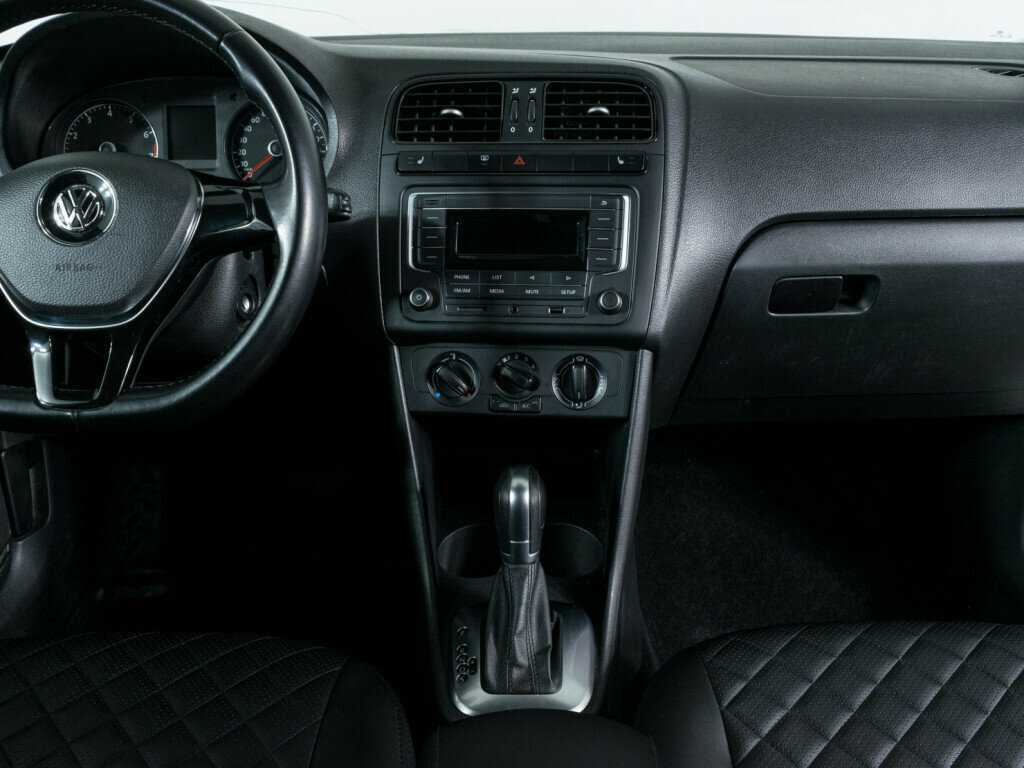 Volkswagen Polo, 2016 Фото №9