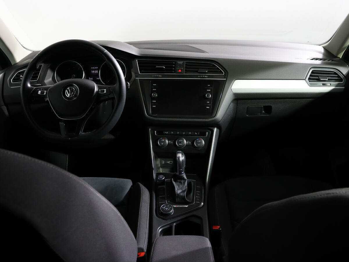 Volkswagen Tiguan, 2018 Фото №10