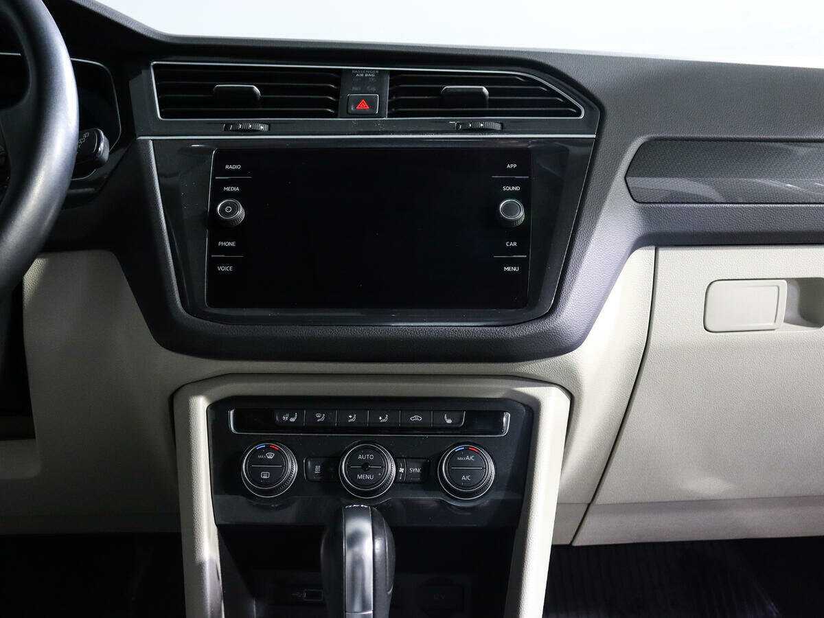 Volkswagen Tiguan, 2018 Фото №13