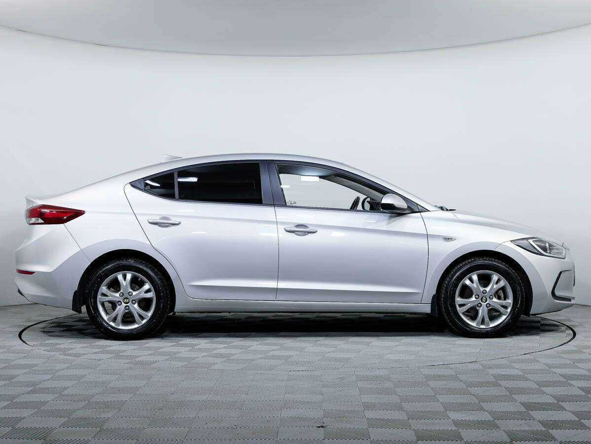 Hyundai Elantra, 2018 Фото №3