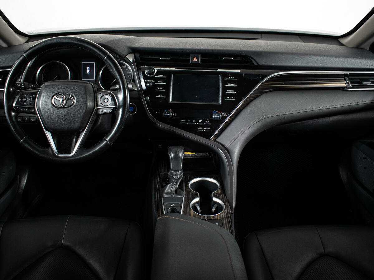 Toyota Camry, 2018 Фото №12