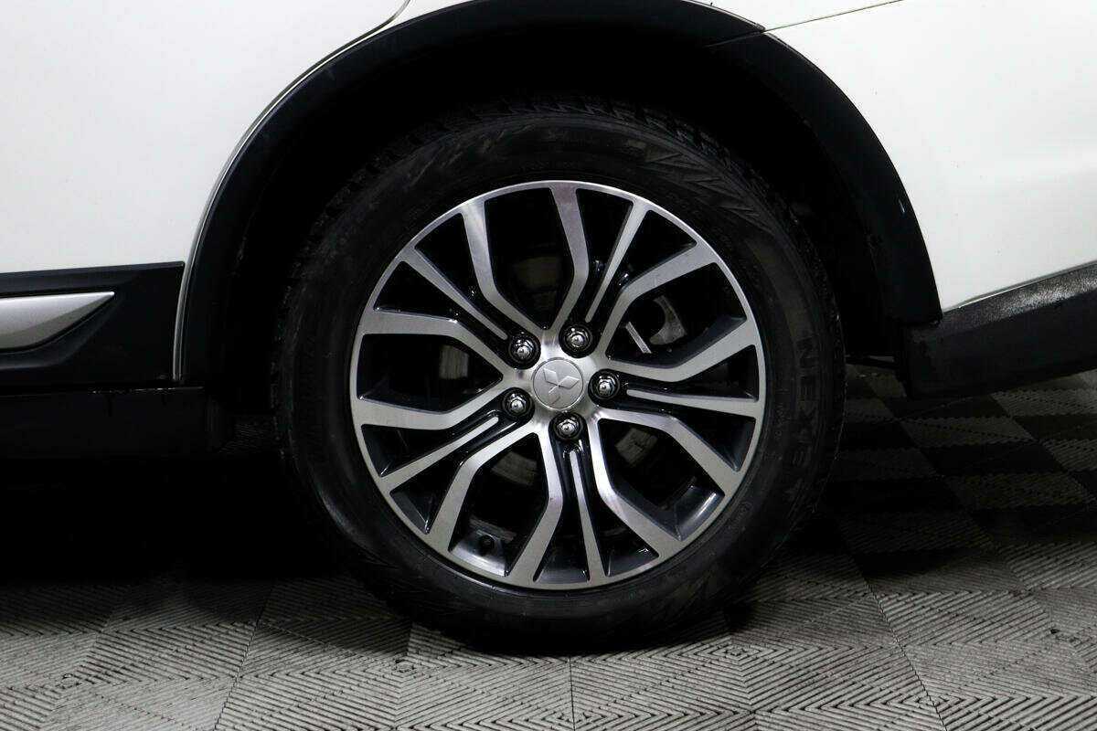 Mitsubishi Outlander, 2018 Фото №12